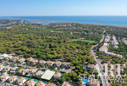 Parcela en venta en Varandas do Lago, Golden Triangle, Algarve &bull; ARE2075