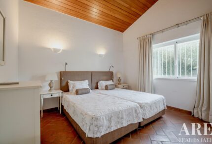 Villa 4 habitaciones en venta en Vilamoura, Quarteira, Algarve &bull; ARE94660