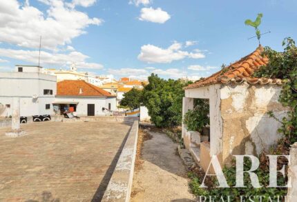 Villa 5 habitaciones en venta en Alcantarilha e Pêra, Silves, Algarve &bull; ARE68047