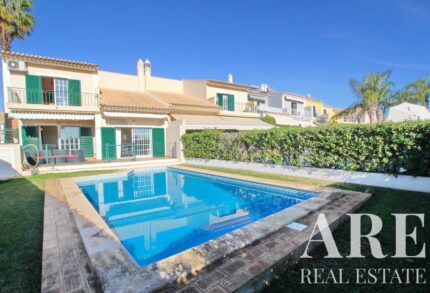 Casa pareada 3 habitaciones en venta en Vilamoura, Loulé &bull; ARE02238