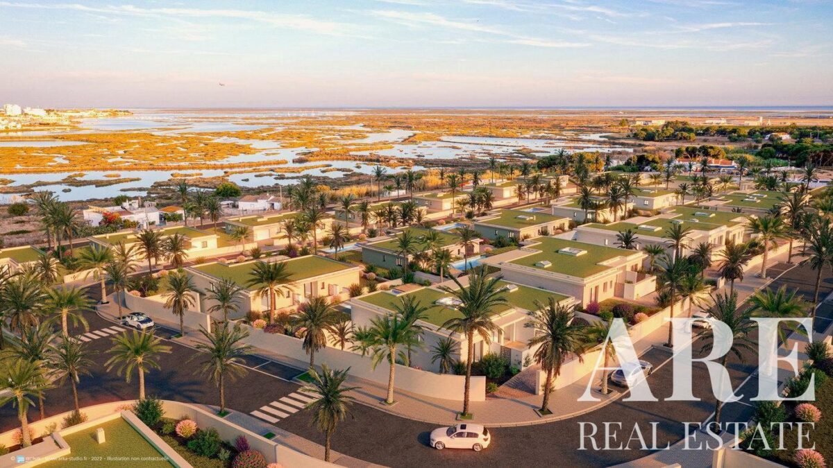 Villa 5 habitaciones en venta en Quinta de Faro, Algarve &bull; ARE02304