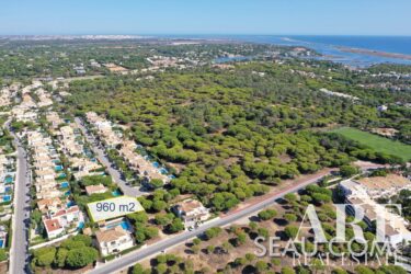 Parcela en venta en Golden Triangle, Loulé &bull; ARE02073