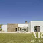Villa 8 habitaciones en venta en Porches, Lagoa, Algarve &bull; ARE80999 - gallery image