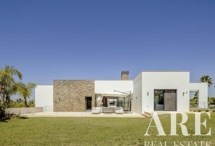 Villa 8 habitaciones en venta en Porches, Lagoa, Algarve &bull; ARE80999