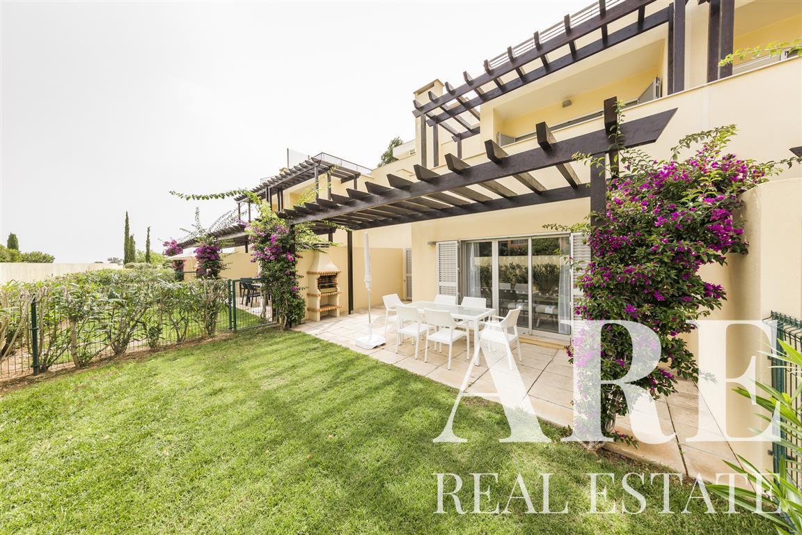 Villa 3 habitaciones en venta en Laguna Resort, Quarteira, Loulé, Algarve • ARE84494