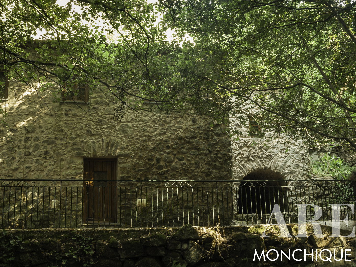 Molino de agua en la ribera de Pisões