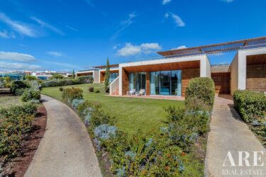 Villa 3 habitaciones en venta en White Shell Beach Villas, Porches, Lagoa, Algarve • ARE83321