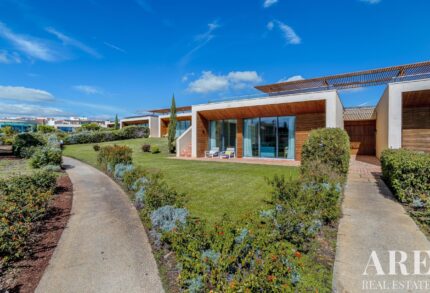 Villa 3 habitaciones en venta en White Shell Beach Villas, Porches, Lagoa, Algarve • ARE83321