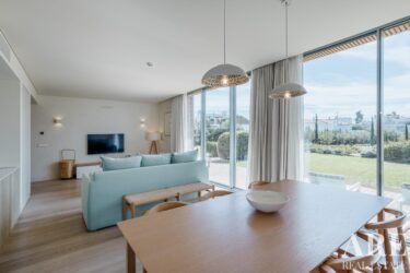 Villa 3 habitaciones en venta en White Shell Beach Villas, Porches, Lagoa, Algarve • ARE83321