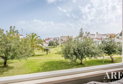 Appartement 2 chambres à vendre à Vilamoura, Quarteira, Algarve &bull; ARE85832