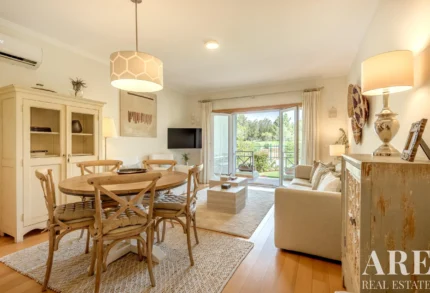 Villa 2 chambres à vendre à Millennium Golf, Vilamoura, Algarve &bull; ARE91414