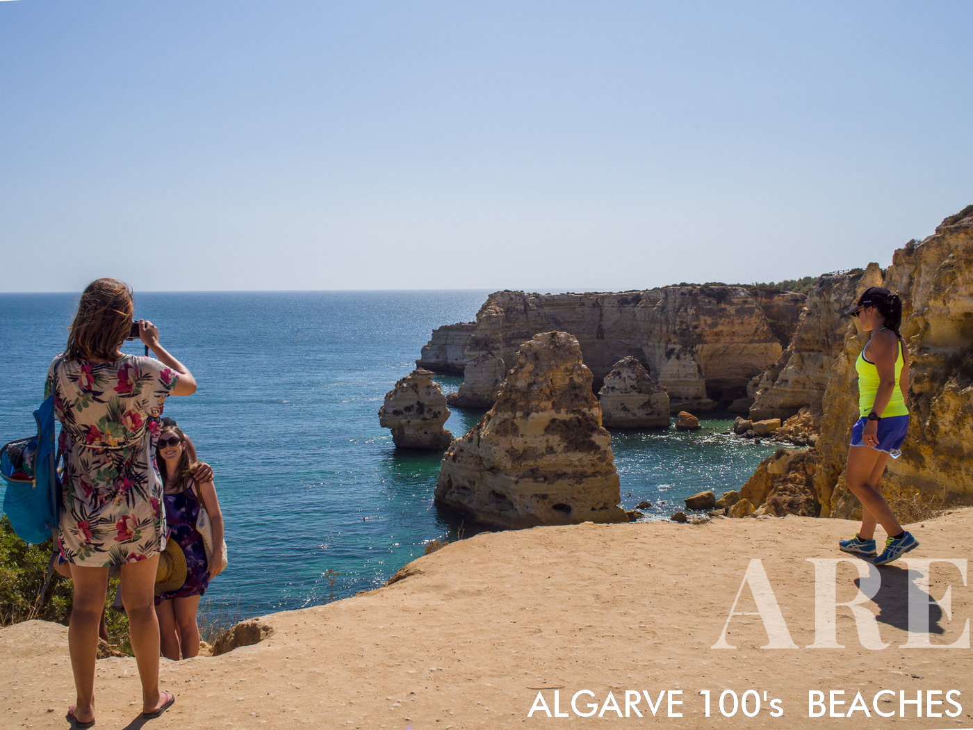 Les sept vallées de Marinha, réputées pour le spectaculaire sentier pédestre des falaises suspendues.