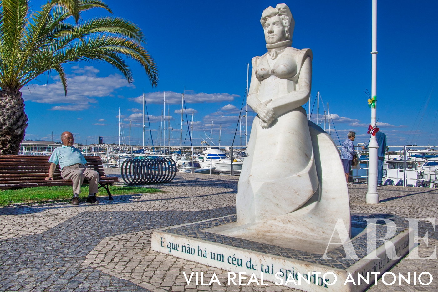  Monument en l'honneur de Lutgarda Guimarães de Caires 