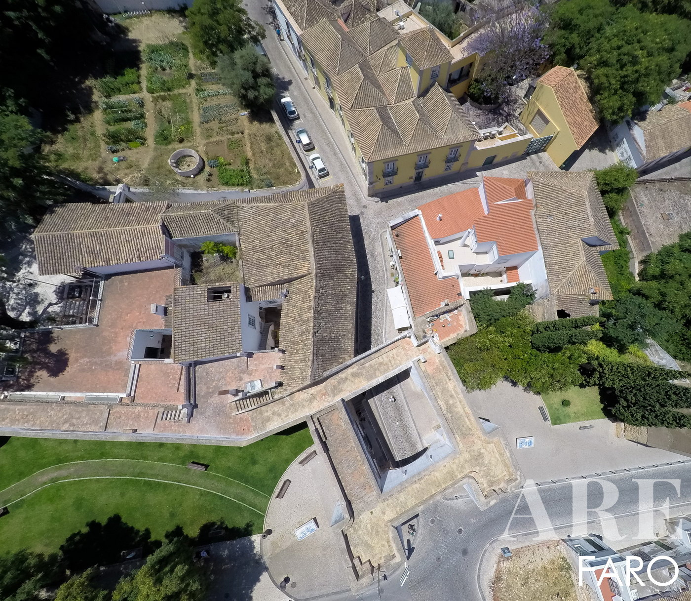 Vue aérienne des murs de Faro.