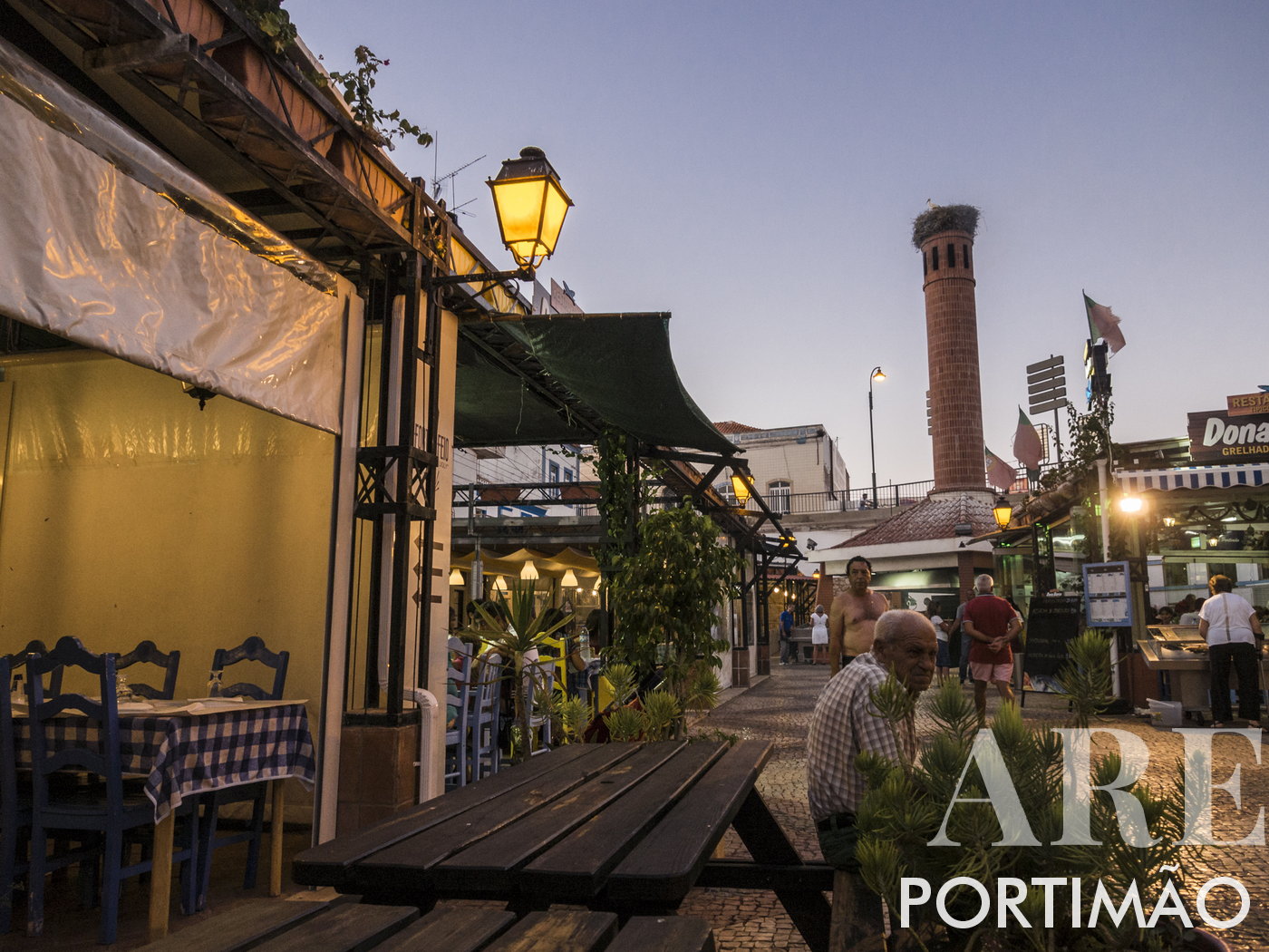 Restaurants de poisson traditionnels dans la vieille ville