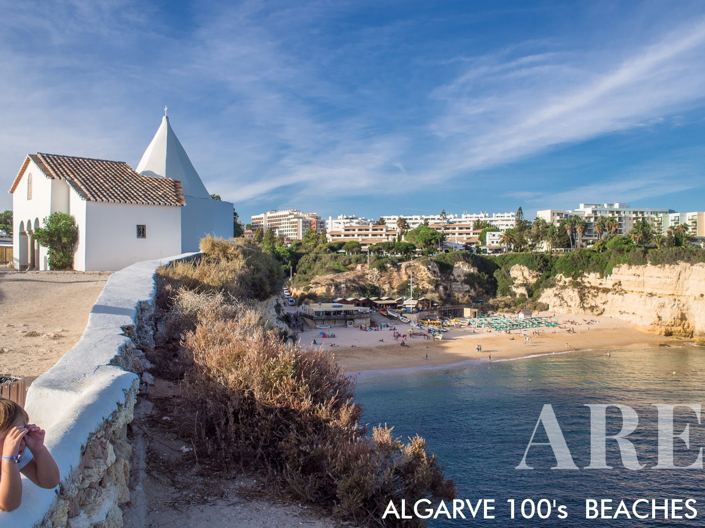 Église et plage de Nossa Senhora da Rocha.