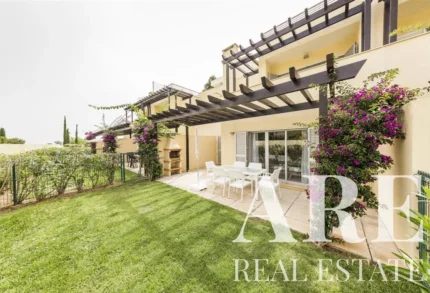 Villa 3 chambres à vendre à Laguna Resort, Sector 5, Vilamoura, Algarve &bull; ARE97629