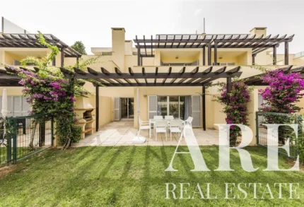 Villa 3 chambres à vendre à Laguna Resort, Sector 5, Vilamoura, Algarve &bull; ARE97632