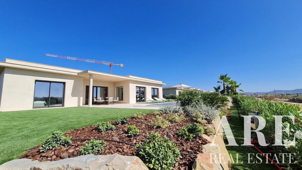 Villa 5 chambres à vendre à Quinta de Faro, Algarve • ARE02305