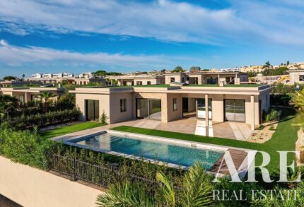 Villa 4 chambres à vendre à Quinta de Faro, Faro