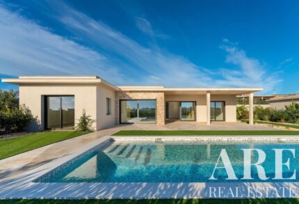 Villa 4 chambres à vendre à Quinta de Faro, Faro