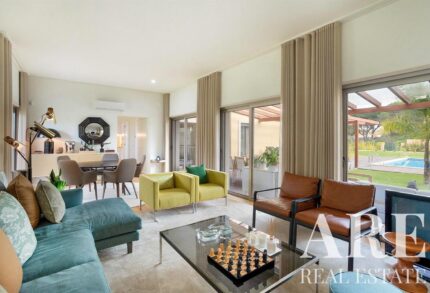 Maison de ville 4 chambres à vendre à Quarteira, Loulé