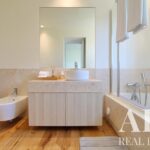 Maison de ville 4 chambres à vendre à Quarteira, Loulé - gallery image