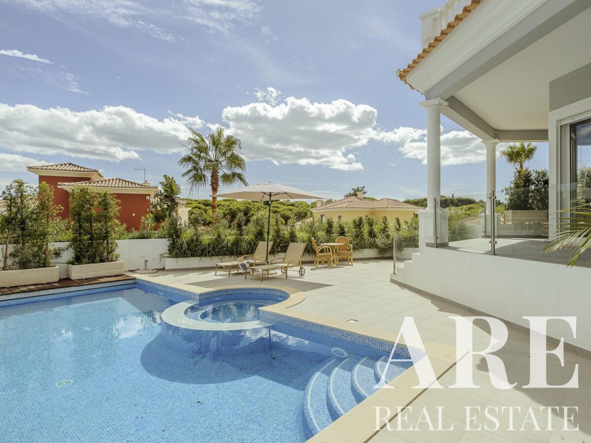 Villa 5 chambres à vendre à Almancil, Loulé, Algarve • ARE83888