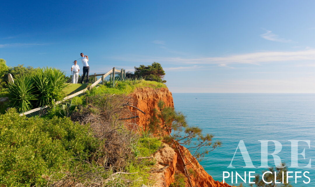 <em>Golf com localização de excelência em Portugal
</em><br>O projecto Pine Cliffs nasceu há cerca de 20 anos, quando o Sr. Al-Bahar se apaixonou por esta fantástica localização e decidiu que seria aqui que construiria o seu primeiro empreendimento turístico. Desde então, o projecto tem-se desenvolvido ao longo dos anos de forma sustentada, sendo que, devido ao aumento do número de camas sempre houve a preocupação de serem disponibilizadas áreas de lazer e seus serviços, garantindo assim a qualidade por quem visita este empreendimento.