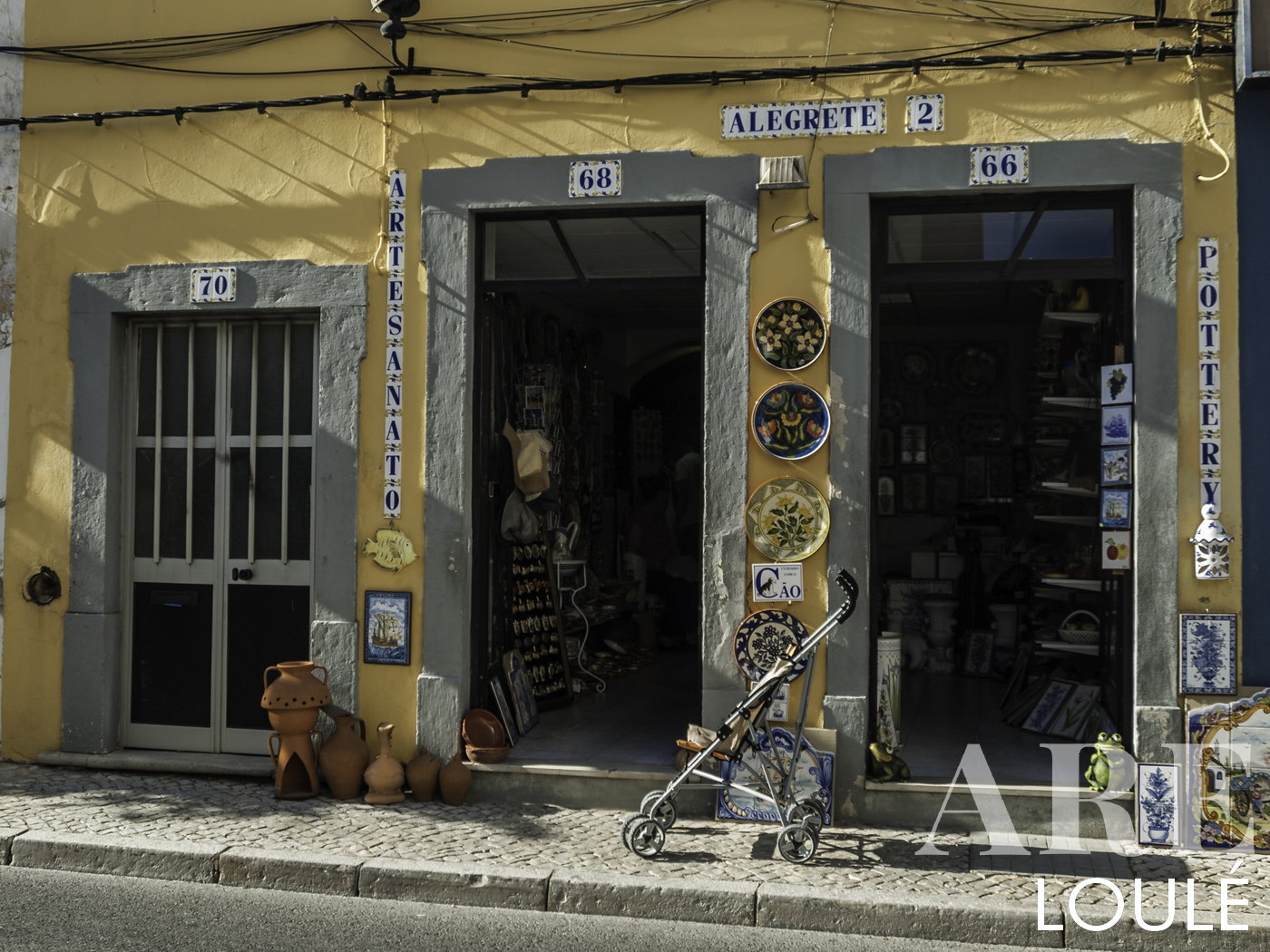Paseando por las calles de Loulé encontramos varias tiendas de artesanía tradicional