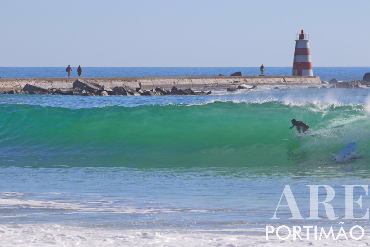 Oleaje de invierno Surf en Portimão