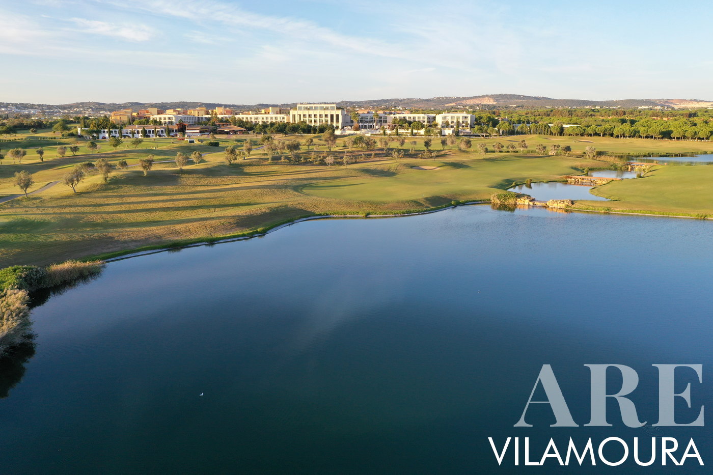 Parcours de golf de Victoria avec l'hôtel Anantara encadrant l'horizon