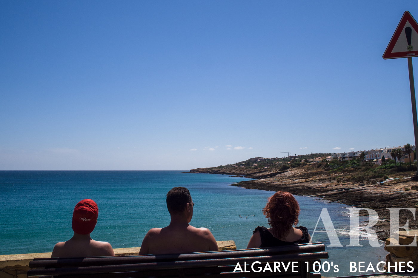 Praia da Luz est divisée en deux parties. La partie de la plage avec des rochers se trouve du côté ouest du village.