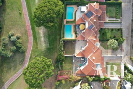 Semi-detached Villa for sale in Vilamoura