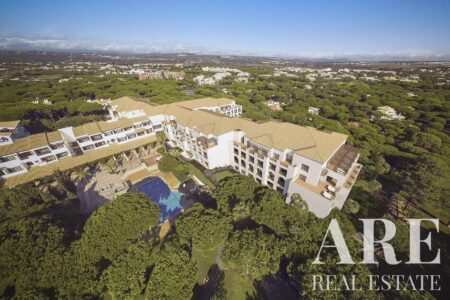 Apartment for sale in Pine Cliffs, Açoteias, Albufeira