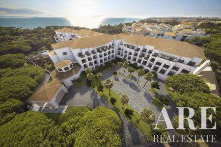 Apartment for sale in Pine Cliffs, Açoteias, Albufeira