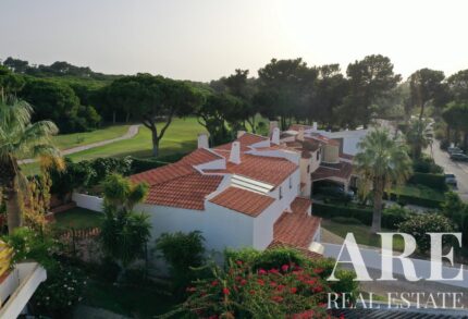 Moradia geminada 3 quartos à venda em Vilamoura, Algarve &bull; ARE2202