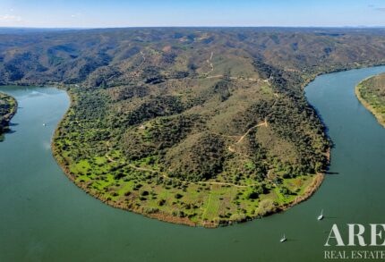 Terreno à venda em Alcoutim e Pereiro, Alcoutim, Algarve &bull; ARE84174