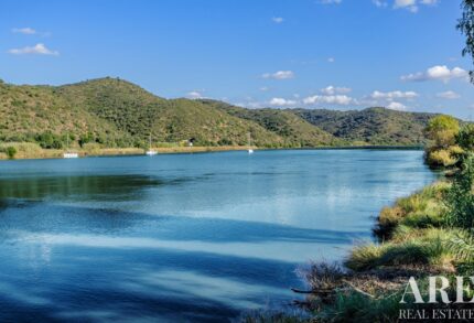 Terreno à venda em Alcoutim e Pereiro, Alcoutim, Algarve &bull; ARE84174