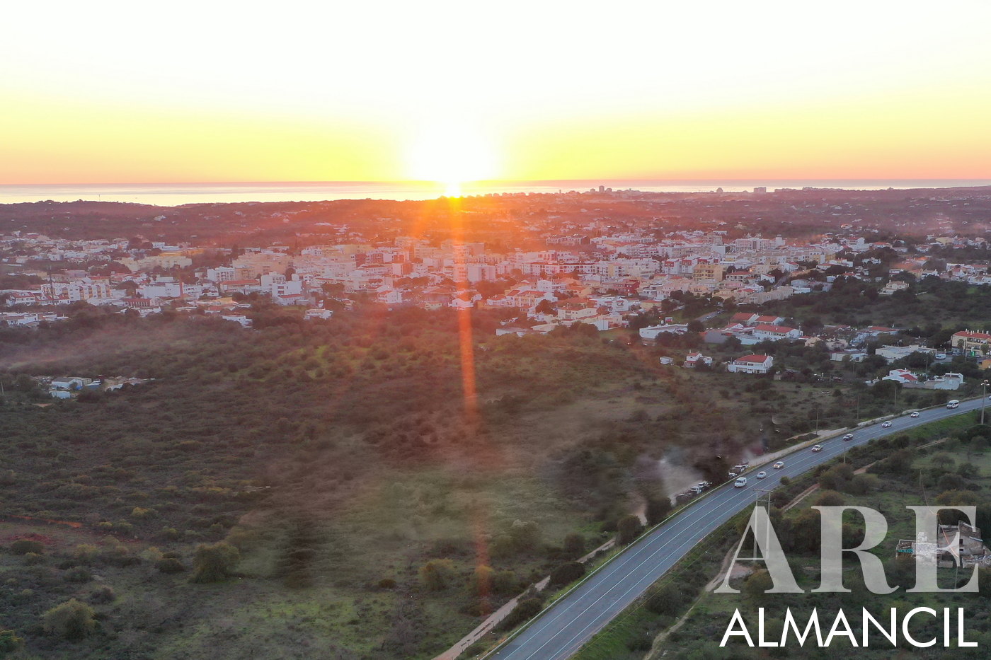 Almancil é um centro de serviços para as comunidades ricas da Quinta do Lago e Vale do Lobo