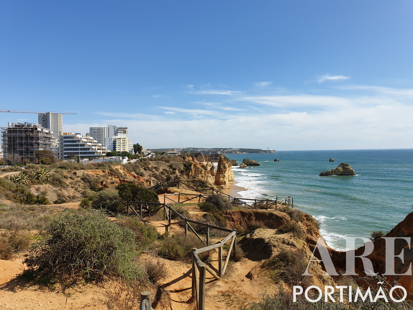 Apartamentos Cliffside de Portimão e Farol Distante