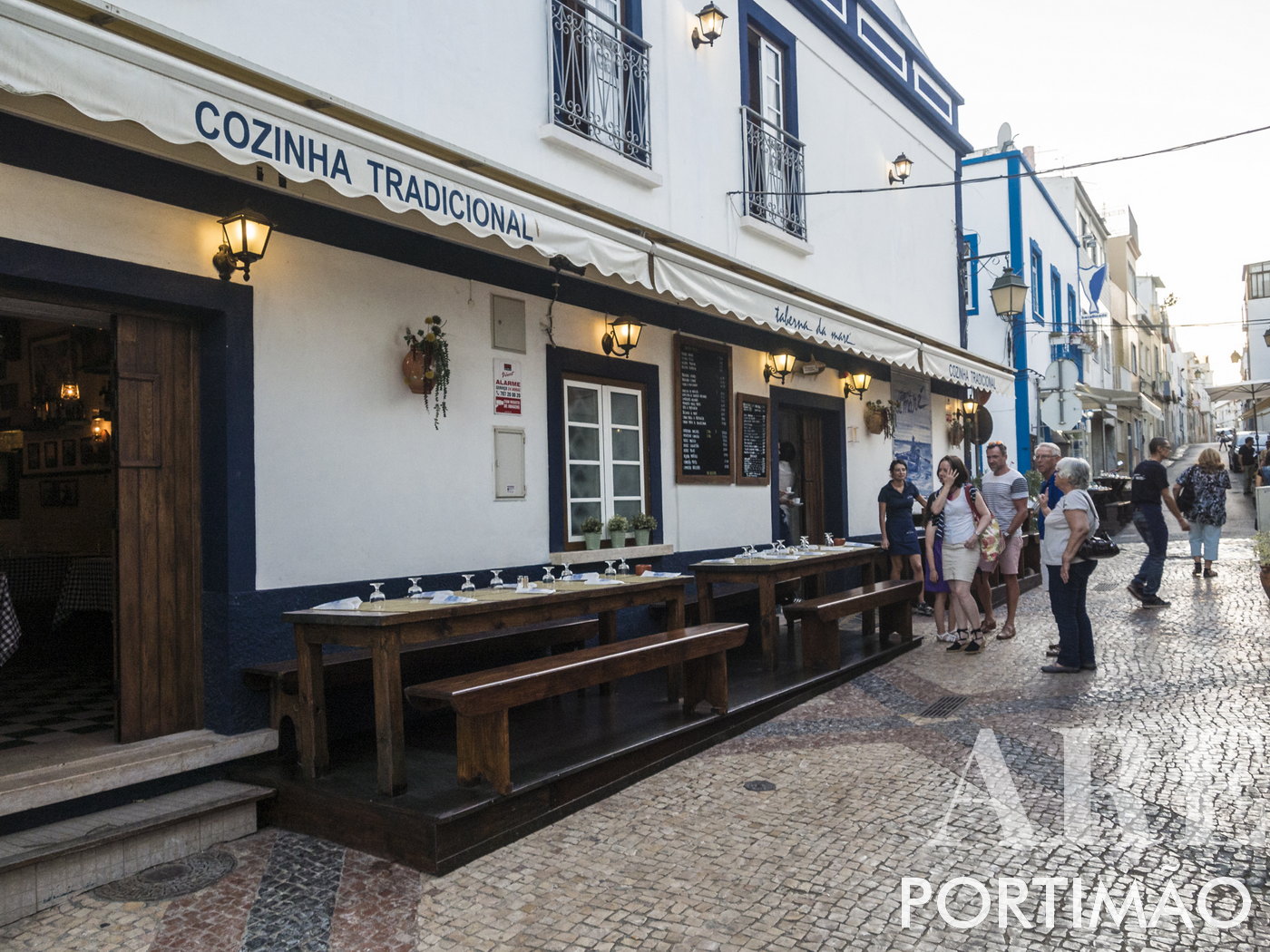 Refeições no centro da cidade velha