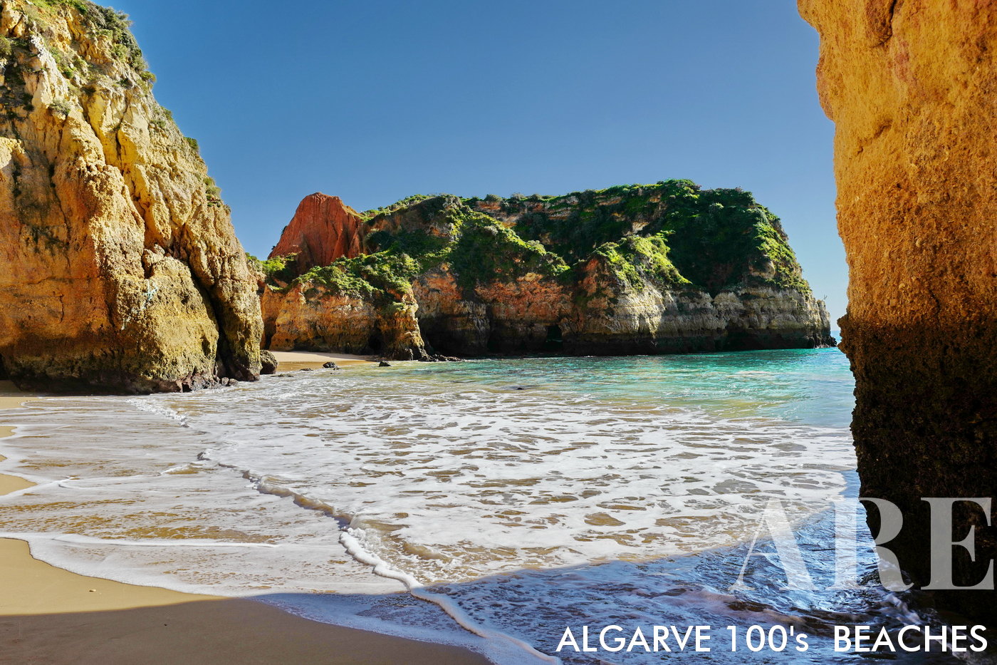 Praia da Secreta, situada entre Alvor e Portimão, várias pequenas praias de difícil acesso, com um fantástico percurso pedestre ao longo da falésia...
