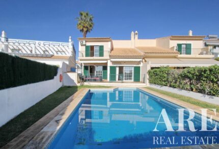 Moradia geminada 3 quartos à venda em Vilamoura, Loulé