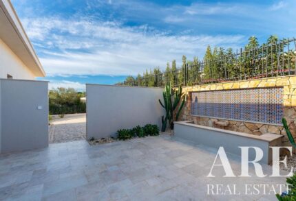 Moradia 4 quartos à venda em Quinta de Faro, Faro