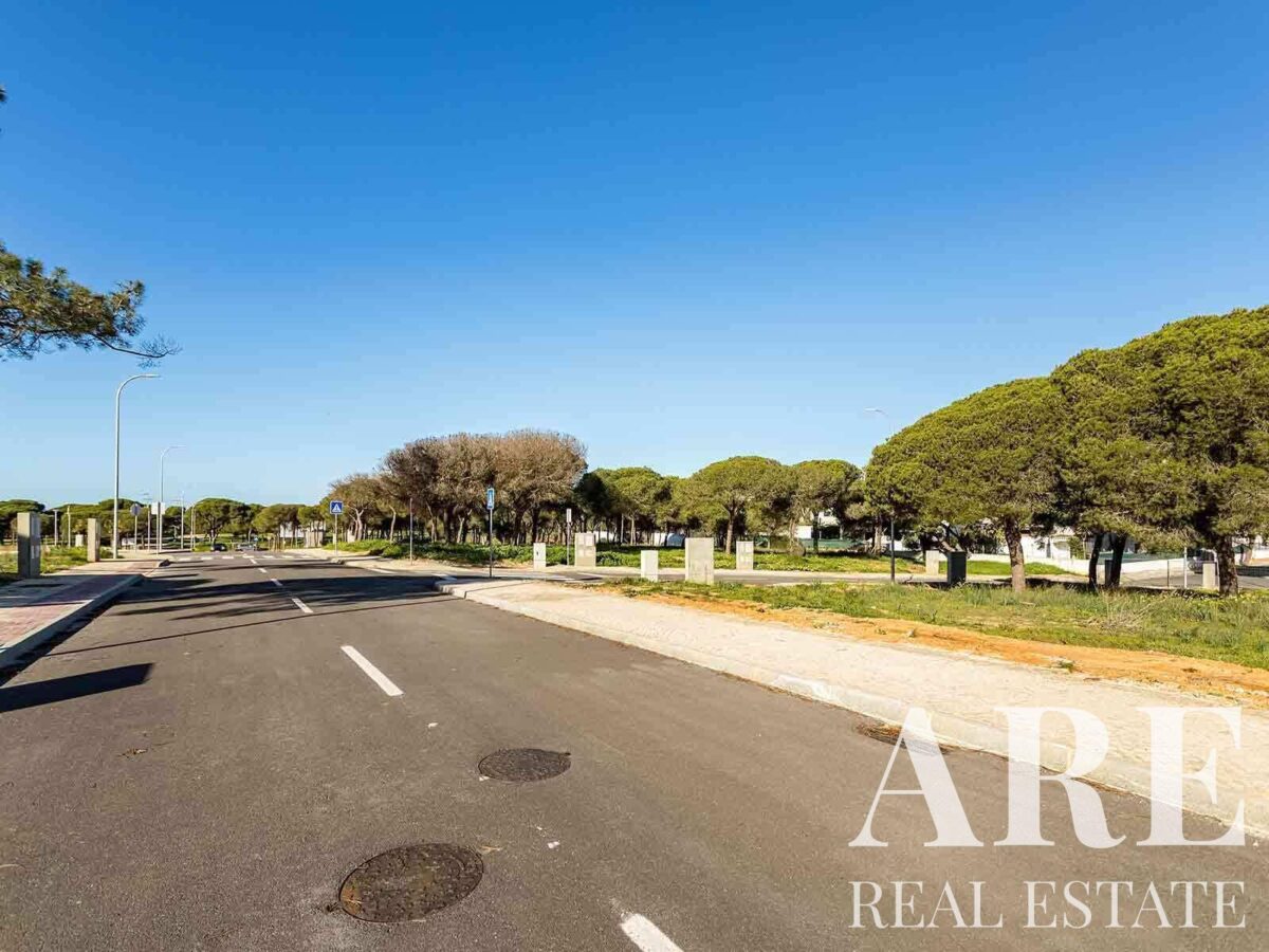 Terreno à venda em Montenegro, Algarve • ARE69281