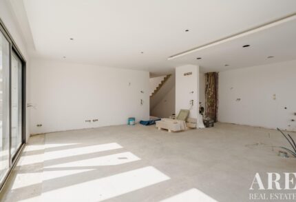 Villa 3-bedroom for sale in Mexilhoeira Grande, Portimão, Faro