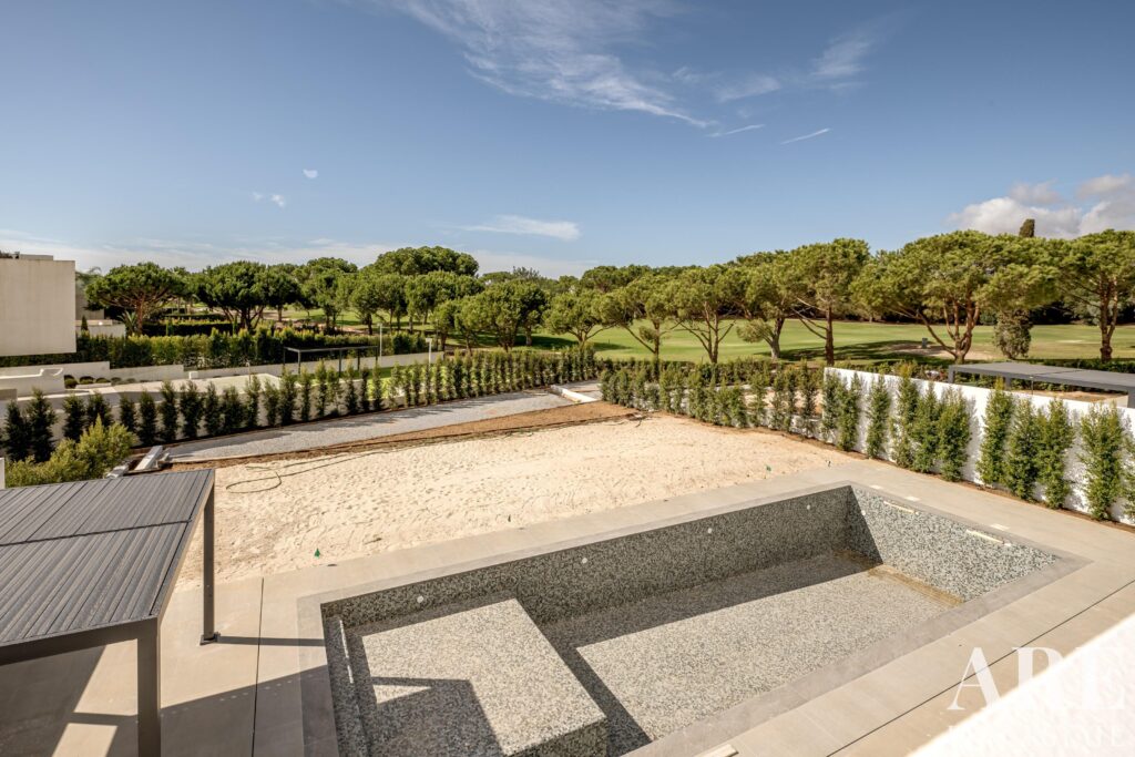 Villa 4-bedroom for sale in Golf Hills, Vilamoura, Algarve