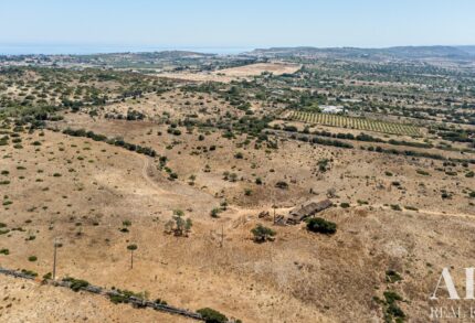 Land for sale in Luz, Lagos, Faro