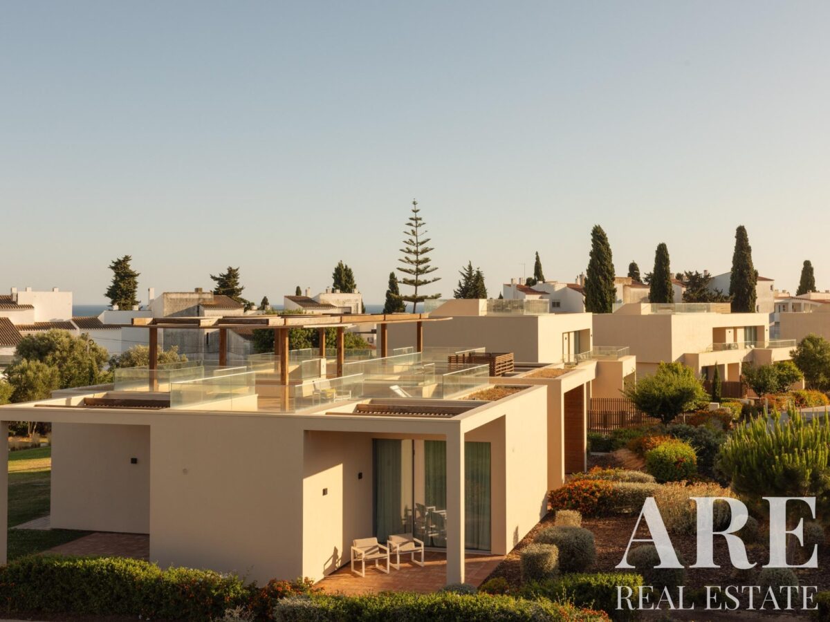 Apartment 2-bedroom for sale in White Shell Beach Villas, Porches, Algarve &bull; ARE71400